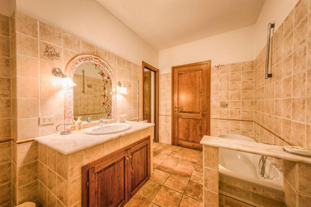 Borgo Struginati Villa Doglio  Buitenkant foto